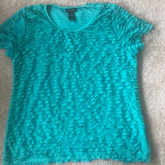 🔥🔥Green Ruffle Top🔥🔥 - Picture 1 of 4